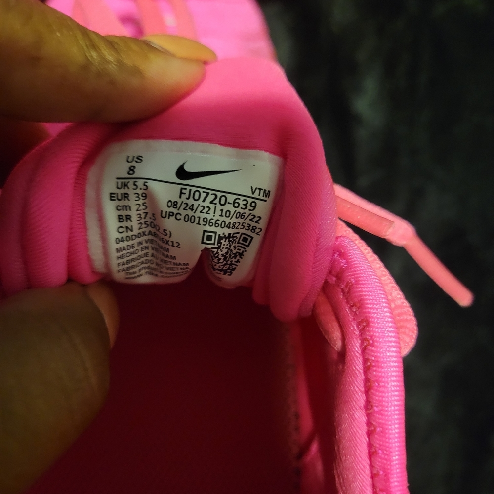 Women's Pink Vapormax Plus - Picture 3 of 4